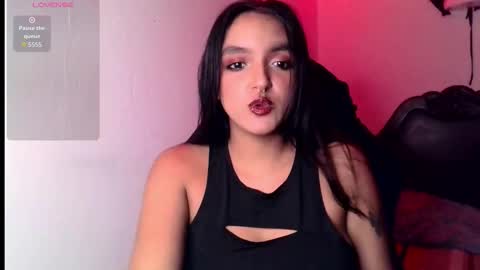 Snapshot of ari_20_ chatting on 2, 11, 2025 Bella online show from 2, 11, 2025