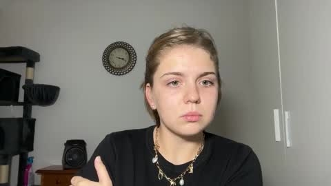 ari_crystal online show from 4, 2, 2026