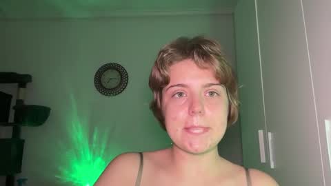 ari_crystal online show from 6, 3, 2026