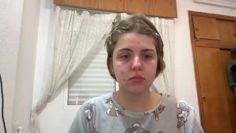 ari_crystal online show from 10, 3, 2026