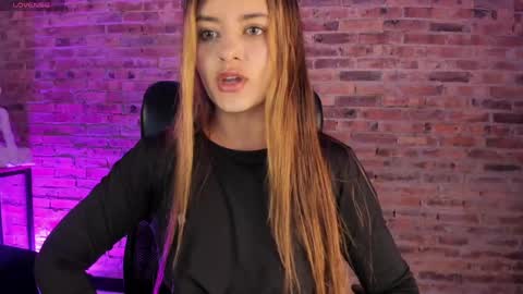 Snapshot of ari_white8 chatting on 24, 1, 2025 Ari online show from 24, 1, 2025