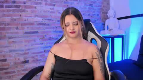 Snapshot of ari_white8 chatting on 9, 2, 2025 Ari online show from 9, 2, 2025