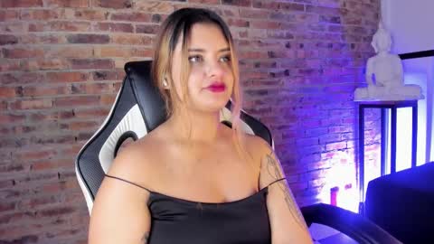 Snapshot of ari_white8 chatting on 12, 2, 2025 Ari online show from 12, 2, 2025