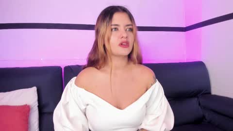 Snapshot of ari_white8 chatting on 5, 3, 2025 Ari online show from 5, 3, 2025