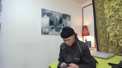 aria y orien  online show from 4, 11, 2025