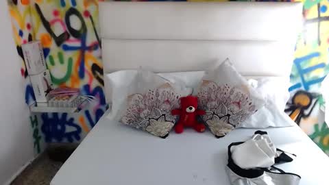 Snapshot of aria_martiin chatting on 1, 2, 2025 aria online show from 1, 2, 2025