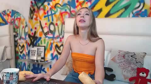 Snapshot of aria_martiin chatting on 16, 11, 2025 aria online show from 16, 11, 2025