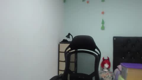 ...Ariana... online show from 10, 10, 2025