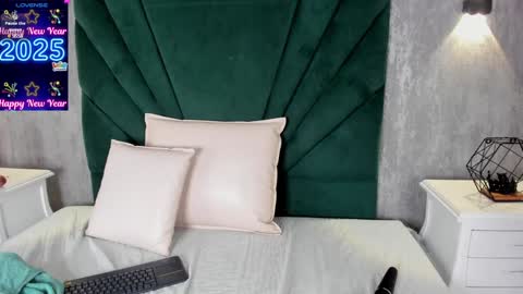 Snapshot of ariana_ceballos chatting on 3, 1, 2025 ARIANA online show from 3, 1, 2025