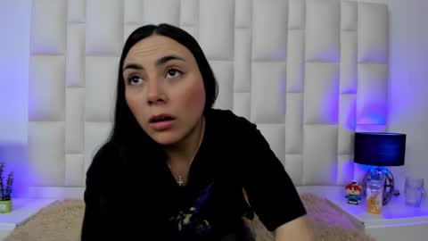 Snapshot of ariana_rouse_ chatting on 5, 3, 2026 ariana online show from 5, 3, 2026