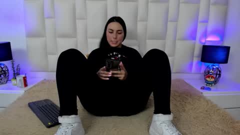 Snapshot of ariana_rouse_ chatting on 6, 3, 2026 ariana online show from 6, 3, 2026