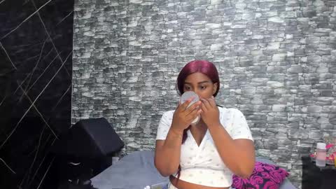 Snapshot of arianaablack chatting on 18, 10, 2025 Ariana online show from 18, 10, 2025