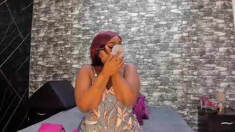 Snapshot of arianaablack chatting on 22, 10, 2025 Ariana online show from 22, 10, 2025