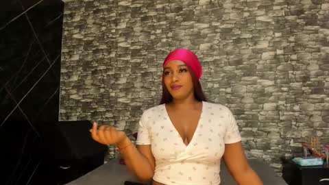 Snapshot of arianaablack chatting on 25, 11, 2025 Ariana online show from 25, 11, 2025