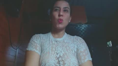 Snapshot of arianathomson chatting on 22, 10, 2025 ARIANA online show from 22, 10, 2025