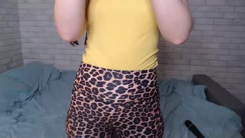 ArianaxSky online show from 6, 3, 2025