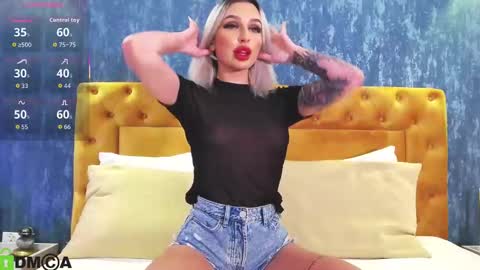 Snapshot of ariannalure chatting on 15, 10, 2025 Arianna online show from 15, 10, 2025