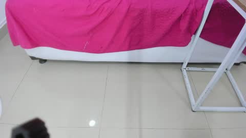 ariela__ online show from 9, 1, 2025
