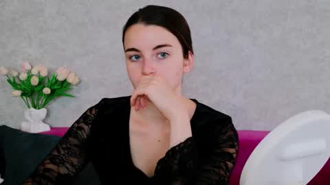 arielstonks_lovee online show from 29, 9, 2025