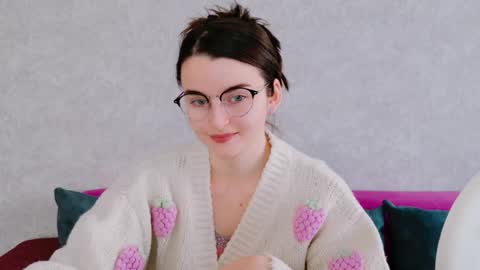 Snapshot of arielstonks_lovee chatting on 1, 12, 2025 arielstonks_lovee online show from 1, 12, 2025