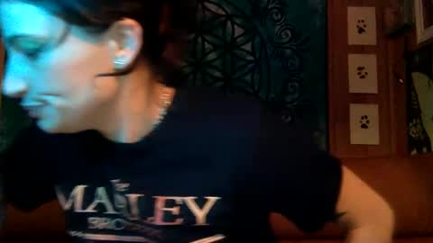 ariel  colin when hes here online show from 17, 12, 2024