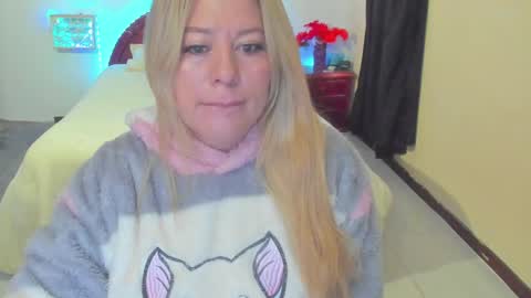 Snapshot of arisha_katy1 chatting on 2, 3, 2025 arisha_katy1 online show from 2, 3, 2025