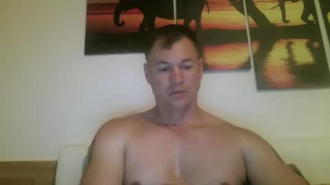 armyskater32 online show from 9, 9, 2025