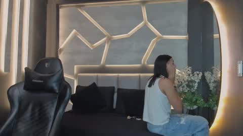 Arohom Lester online show from 15, 11, 2025