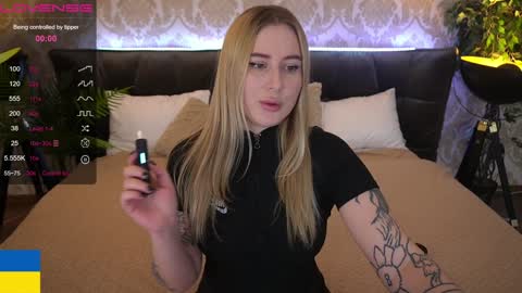 AROLINA online show from 11, 12, 2024