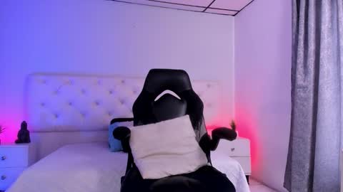 Snapshot of aron_cruz12 chatting on 18, 10, 2025 Aron cruz online show from 18, 10, 2025