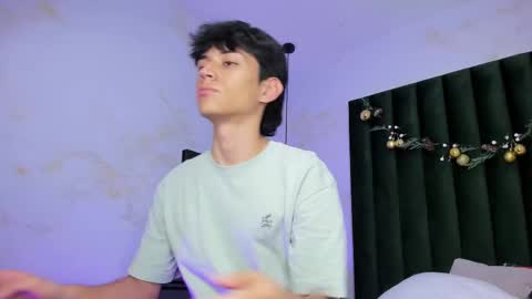 Aron online show from 17, 12, 2025