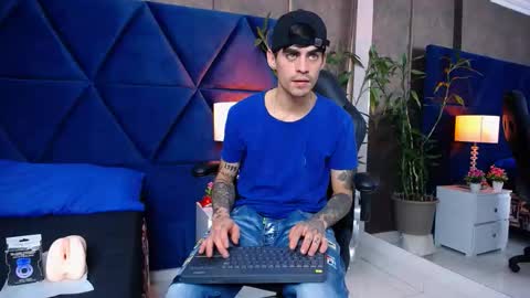 aronmuller_ online show from 11, 9, 2025