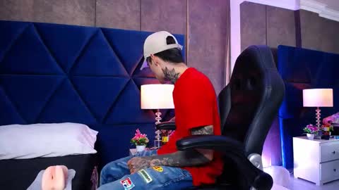aronmuller_ online show from 15, 9, 2025