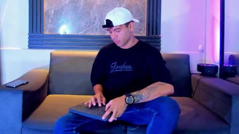 Snapshot of aroon_sexx21 chatting on 8, 11, 2025 Aroon online show from 8, 11, 2025