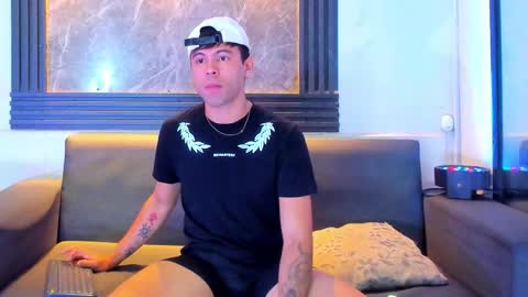 Snapshot of aroon_sexx21 chatting on 27, 11, 2025 Aroon online show from 27, 11, 2025