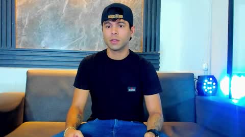 Snapshot of aroon_sexx21 chatting on 14, 12, 2025 Aroon online show from 14, 12, 2025