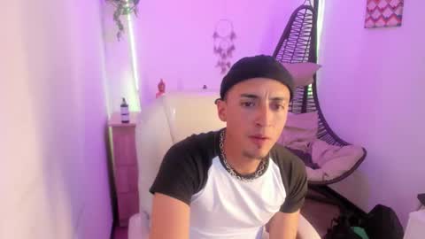 Aron online show from 22, 12, 2025