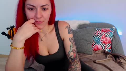 arri_ella online show from 24, 10, 2025