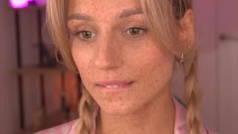 Snapshot of artease chatting on 15, 2, 2025 Arti Next Streams - online show from 15, 2, 2025