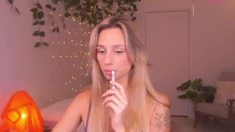 Snapshot of artease chatting on 8, 11, 2025 Arti Next Streams - online show from 8, 11, 2025