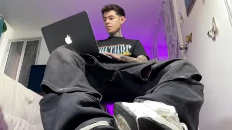   online show from 9, 12, 2024