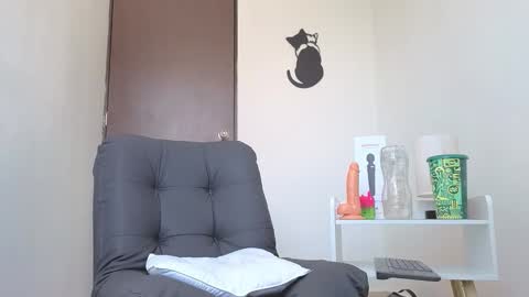 Snapshot of arteemiis chatting on 22, 10, 2025 online show from 22, 10, 2025