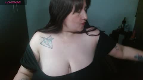 Snapshot of artemisa_bbloom chatting on 28, 9, 2025 Christy. online show from 28, 9, 2025