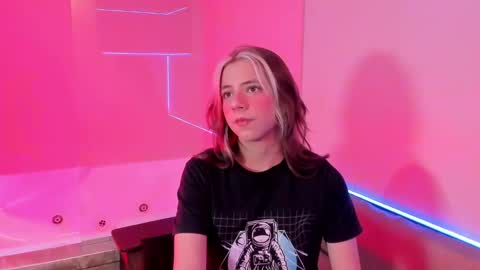 artemisablake online show from 19, 12, 2024