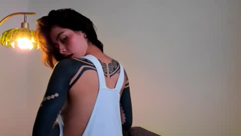 Linda  independent model artgeea online show from 19, 12, 2025