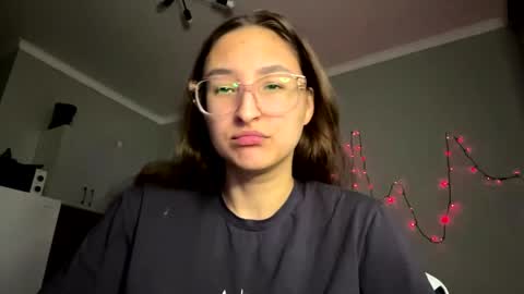 Mia  online show from 30, 3, 2026