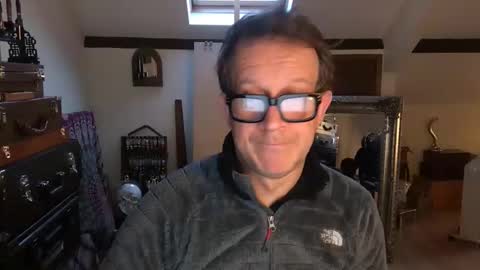 artisterotic online show from 19, 11, 2025