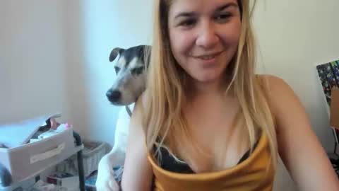 Snapshot of artsyandcraftsy_ chatting on 16, 10, 2025 MIA online show from 16, 10, 2025