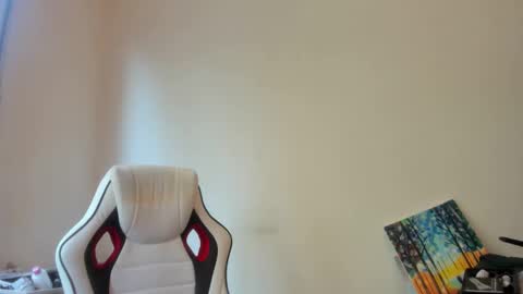 Snapshot of artsyandcraftsy_ chatting on 22, 10, 2025 MIA online show from 22, 10, 2025