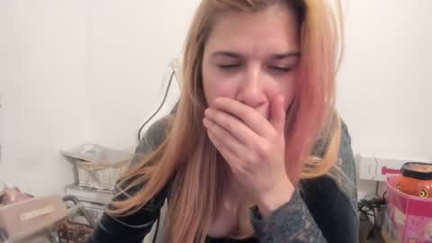 Snapshot of artsyandcraftsy_ chatting on 4, 11, 2025 MIA online show from 4, 11, 2025